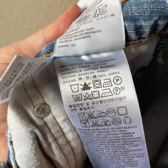 Levi’s Well Worn Denim Cutoff Shorts Sz 8 - Picture 5 of 6